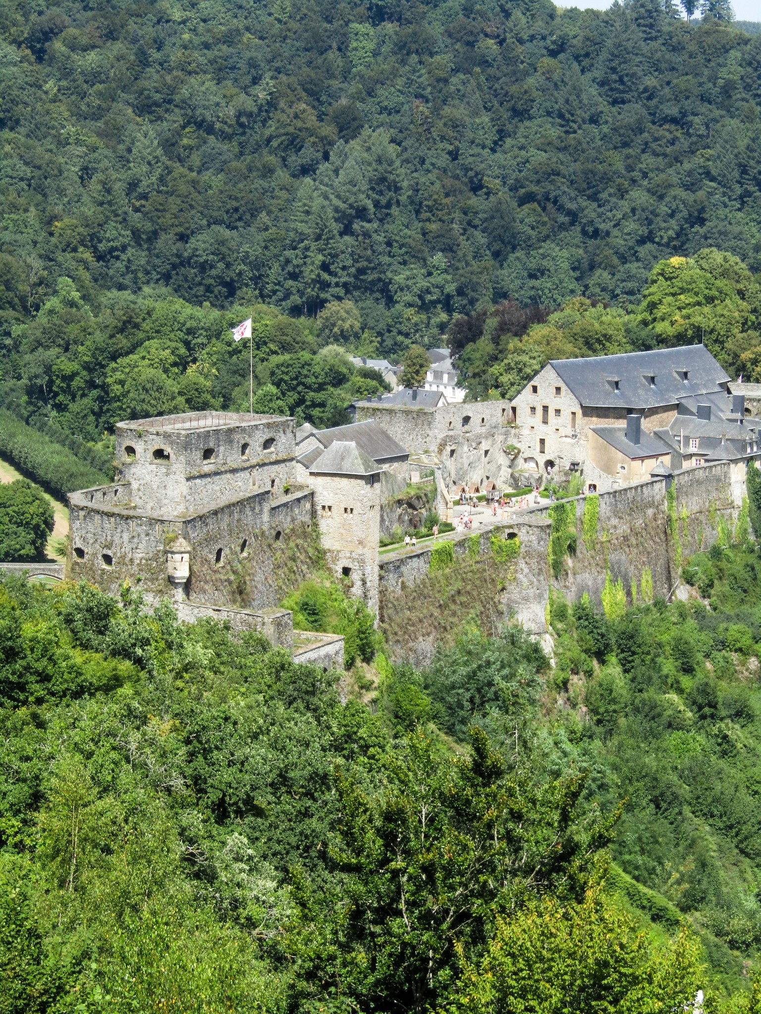 Chateau de Bouillon par la tour d'Autriche